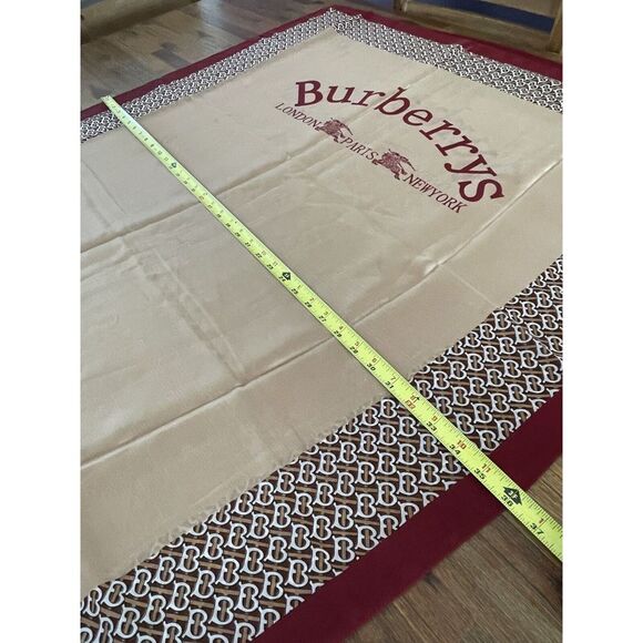 Burberry Scarf Shawl Wrap Stole Authentic BB Logo London Soie Silk 100% READ - Picture 12 of 16